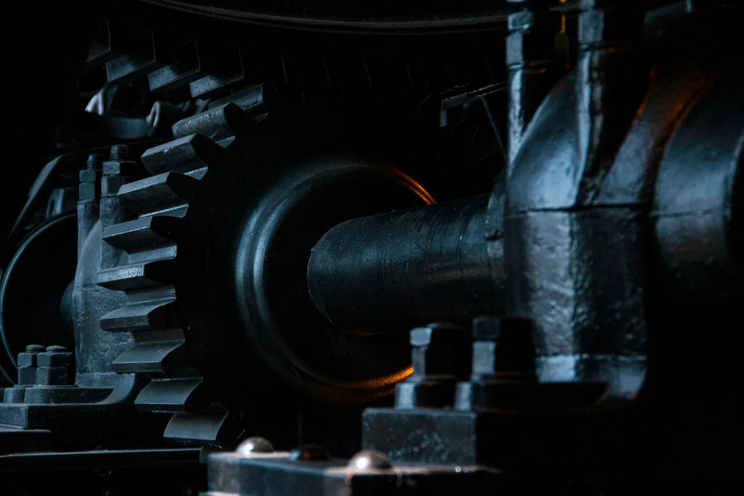 Vibration Analysis for Industrial Machinery: Modal, Harmonic and Random Vibration Explained